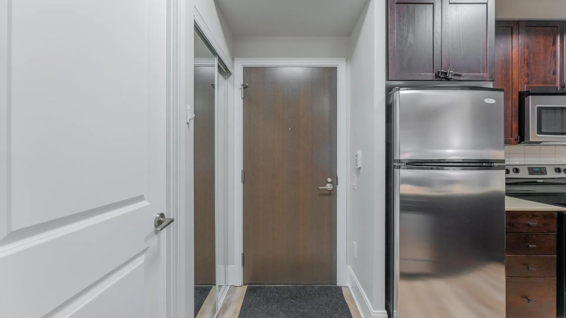 아파트 Toronto Entertainment District - King Bed Condo - Close To Core - Dome - Scotiabank - Cne - Fort York - Near King St W